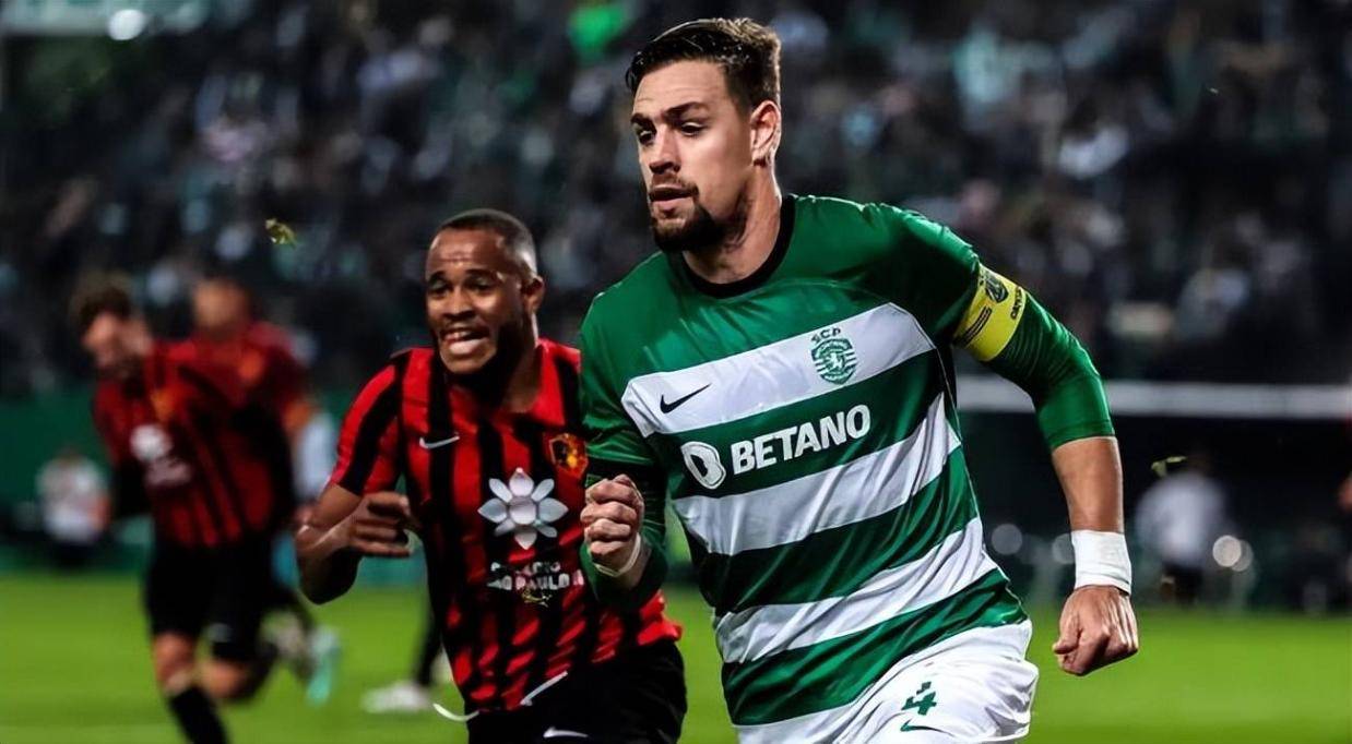 上港中锋位置补强锁定新目标!已跟德甲老东家狼堡解约,曾多次入选国家队